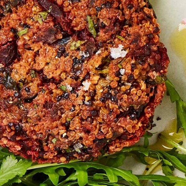 Vegan beetroot & quinoa burgers