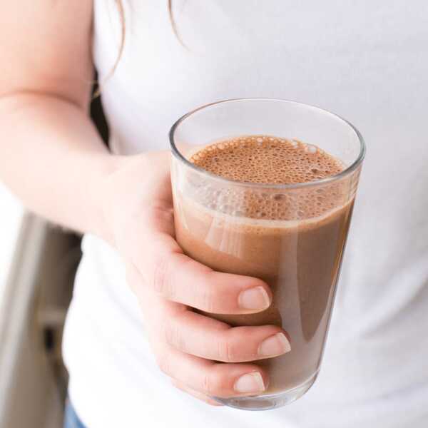 Recipe: Vegan Chocolate-Date Smoothie