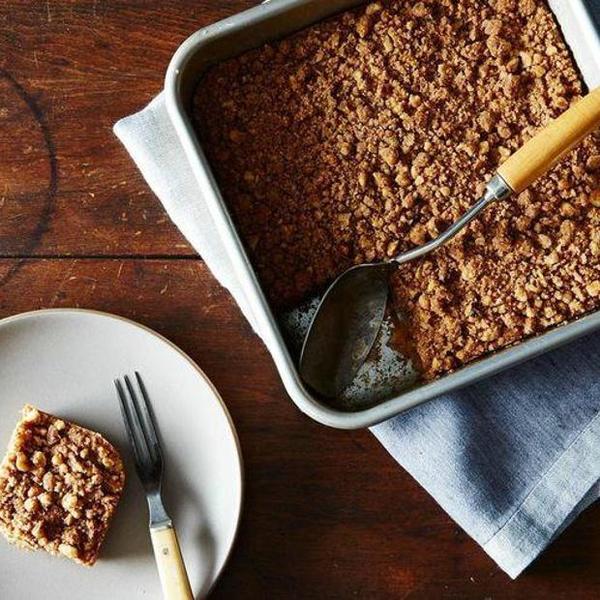 Vegan Peach Crumble Coffee Cake
