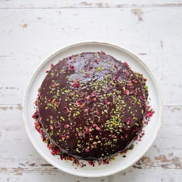 Nigella Lawson’s Dark and Sumptuous Vegan Chocolate Cake