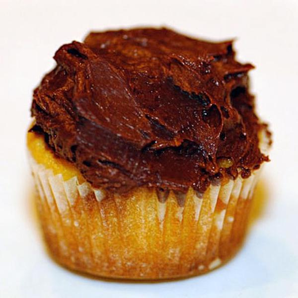 Gluten Free Vanilla Cupcakes With Vegan Chocolate Frosting