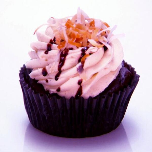 Dark Chocolate Samoa Cupcakes