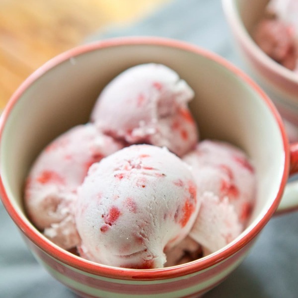 Recipe: Vegan Strawberry Swirl Ice Cream