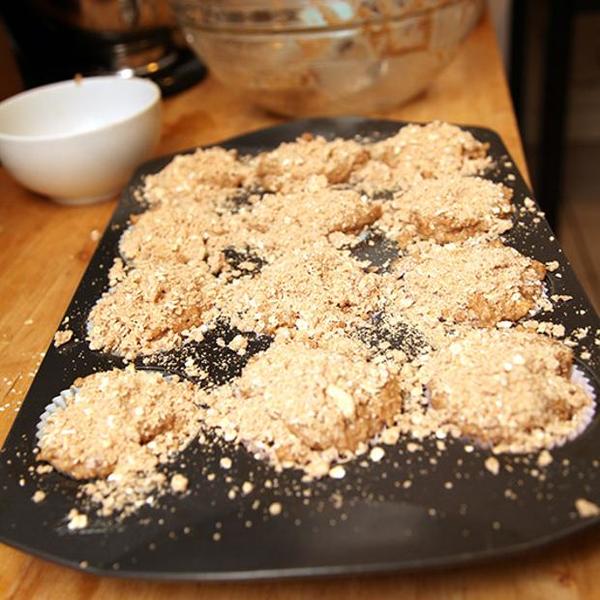 Hadley’s Vegan Apple Spice Muffins With Oatmeal Streusel Topping
