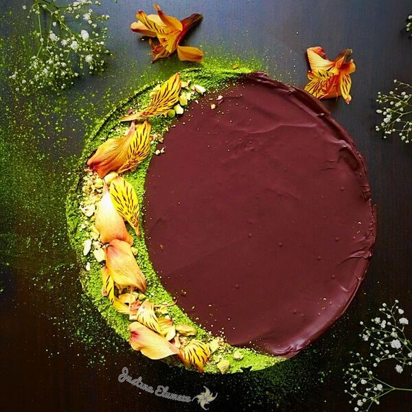 Raw Vegan Matcha Snickers Cheesecake