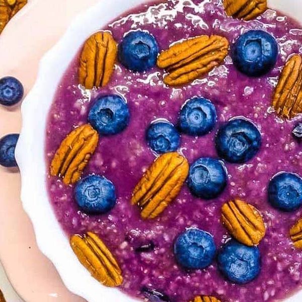 Blueberry Oatmeal with Maca Powder and Pecans