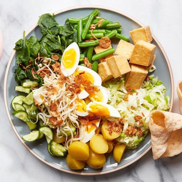 Gado Gado (Mixed Vegetable Salad With Indonesian Peanut Sauce)