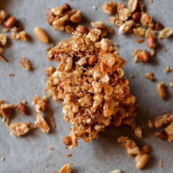 Coconut rice cake granola