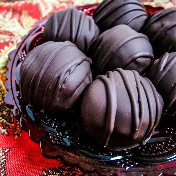 Vegan Chocolate Gingerbread Bourbon Balls