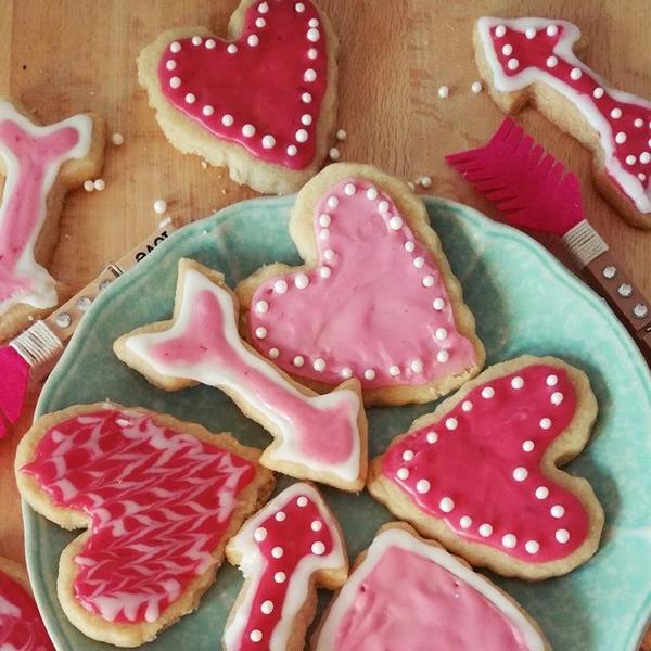 Vegan Shortbread Cookies with Raspberry Ic