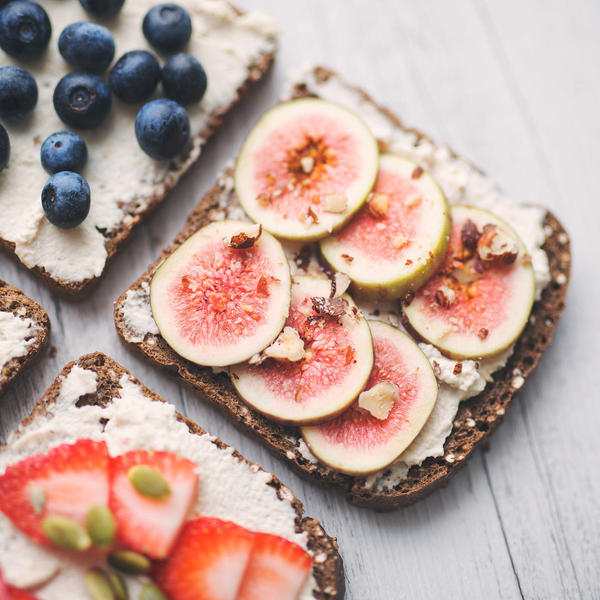 Easy Vegan Cultured Cream Cheese