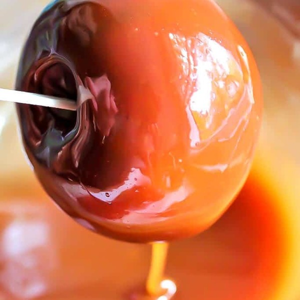 VEGAN CARAMEL APPLES