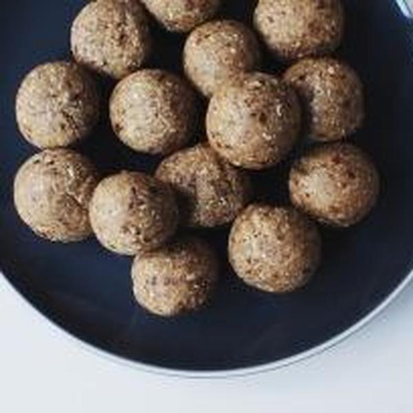Vegan Peanut Butter Cookie Dough Balls