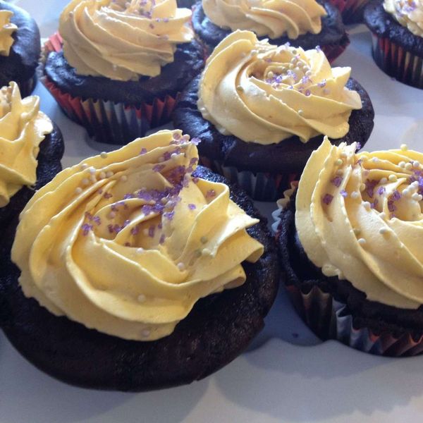 Vegan Chocolate Cupcakes with Vanilla Frosting