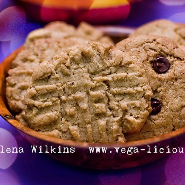Best Vegan Peanut Butter Cookie Recipe (with a Chocolate Chip Variation)