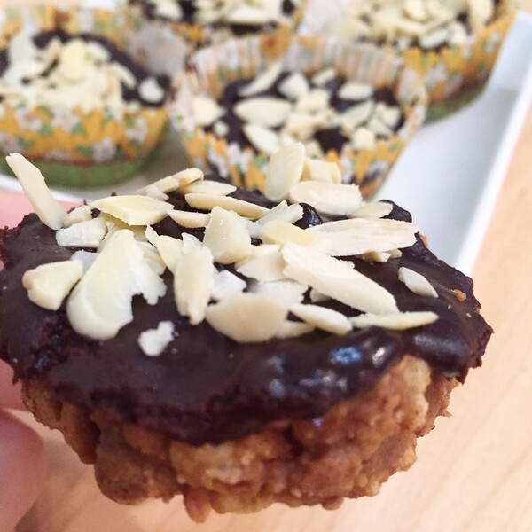 Vegan Chocolate Peanut Butter Cups [RECIPE]
