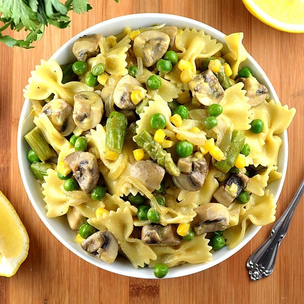Meatless Monday: Pasta Primavera {Vegan}