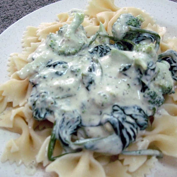 Creamy Vegan Pesto Pasta With Broccoli