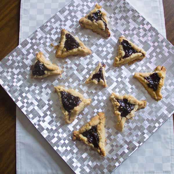 Gluten-free and vegan prune hamantaschen
