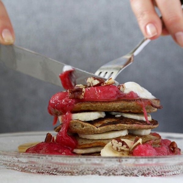 3 Ingredient Fluffy Pancakes