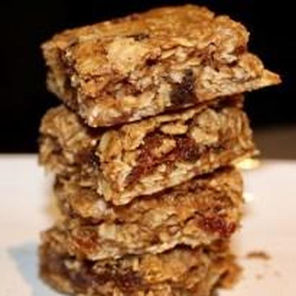 Vegan Oatmeal Raisin Chai-Spiced Bars