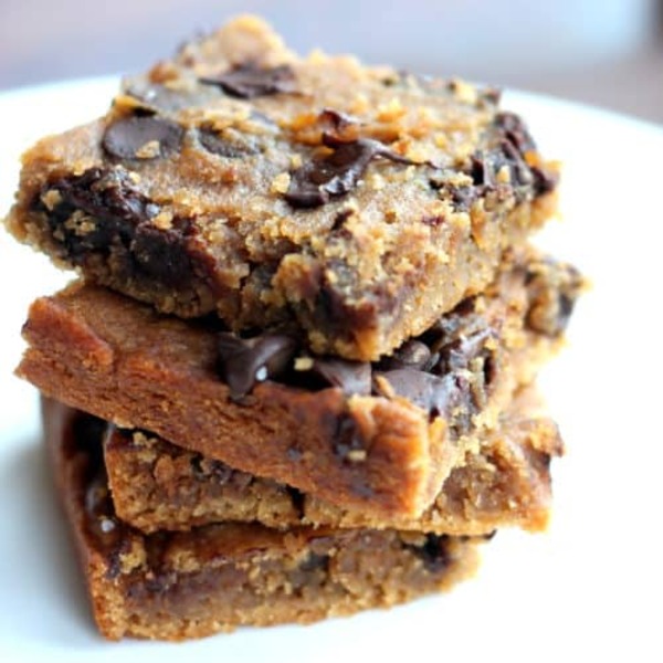 Flourless Chocolate Chip Chickpea Blondies