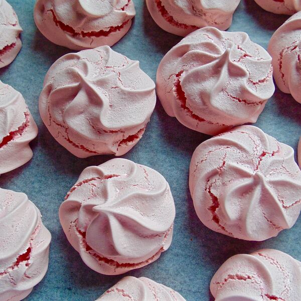 Vegan Meringue Kisses