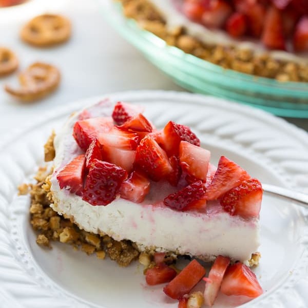 Vegan Strawberry Ice Cream Pretzel Pie (Gluten-Free)
