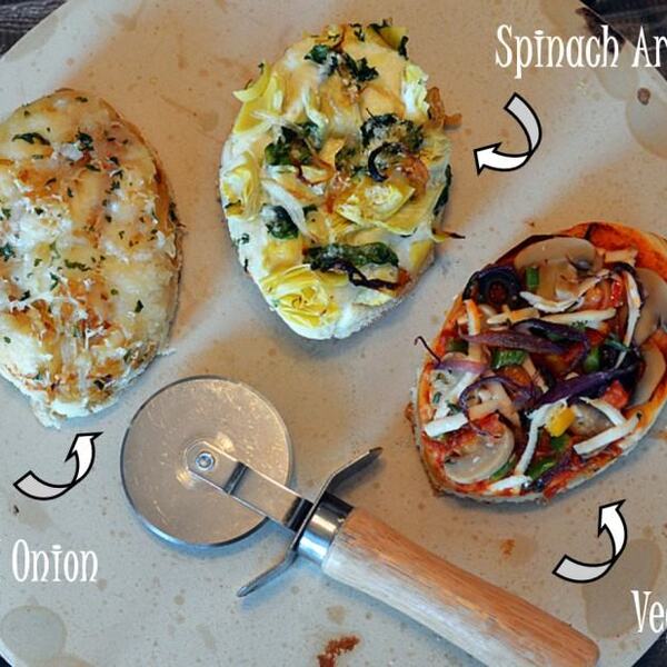 Game Day Food – Mini Football Pizzas