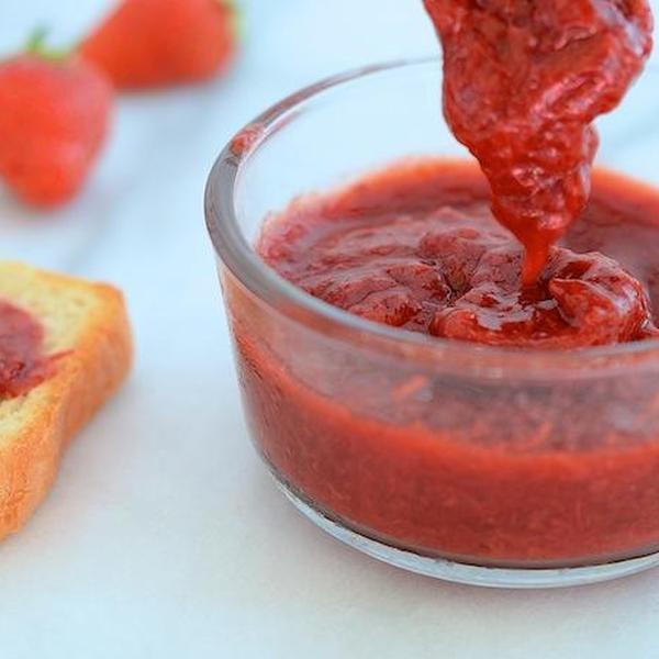 Strawberry Rhubarb Compote (Vegan)